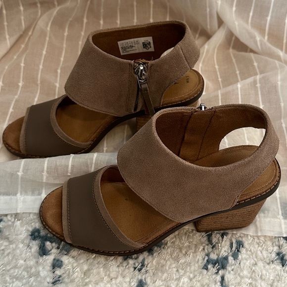 TOMS Majorca Cutout Sandal - Picture 2 of 5